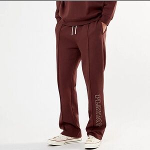Playboy By PacSun Pleated Baggy Sweatpants. Brown. Size Large. Good preowned con